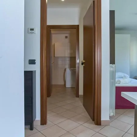 App 14 Accogliente Con Balcone Monza