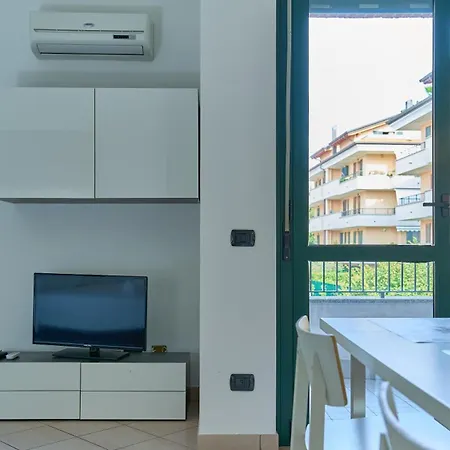 App 14 Accogliente Con Balcone