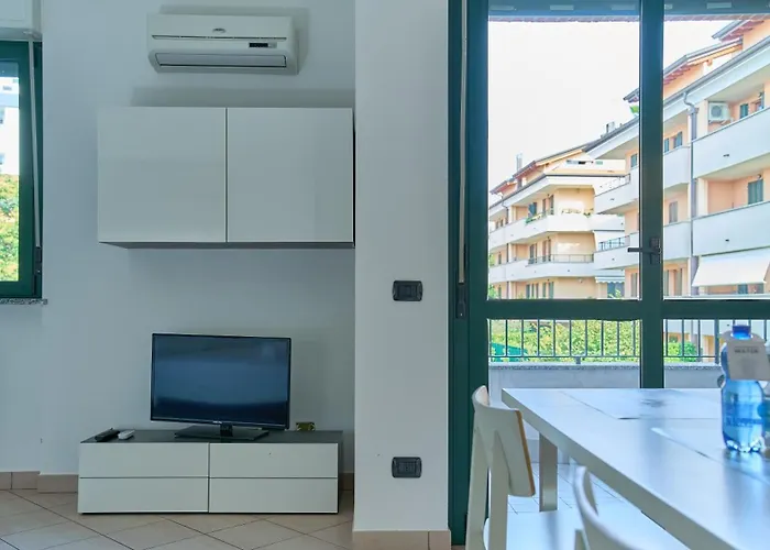 App 14 Accogliente Con Balcone
